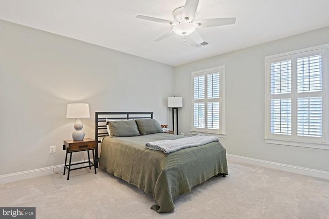 1832 FOXSTONE DR, Vienna, VA 22182