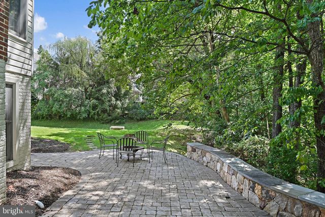 1832 FOXSTONE DR, Vienna, VA 22182