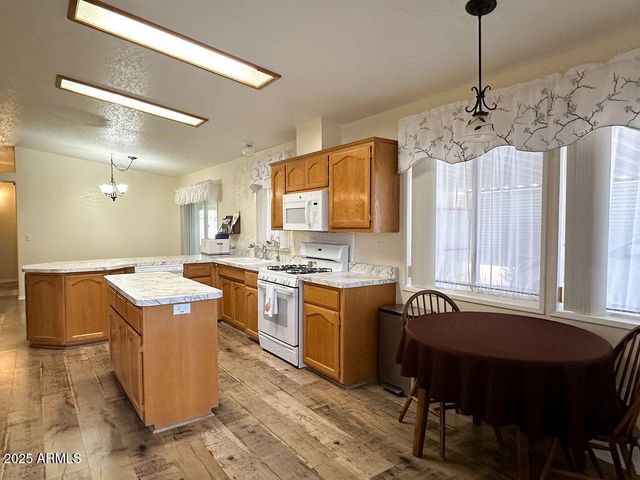 2054 N THORNTON Road 140, Casa Grande, AZ 85122