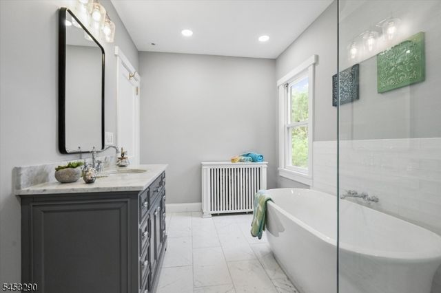 30 Rodney St, Glen Rock Boro, NJ 07452