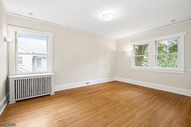 30 Rodney St, Glen Rock Boro, NJ 07452
