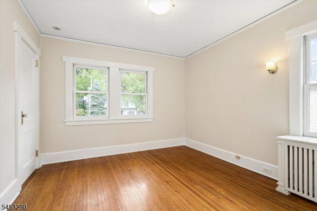 30 Rodney St, Glen Rock Boro, NJ 07452