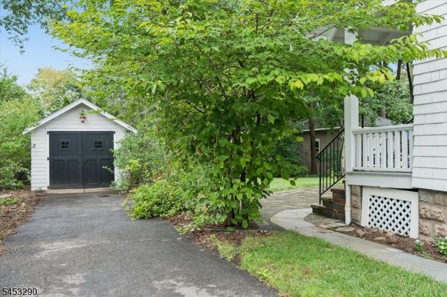 30 Rodney St, Glen Rock Boro, NJ 07452