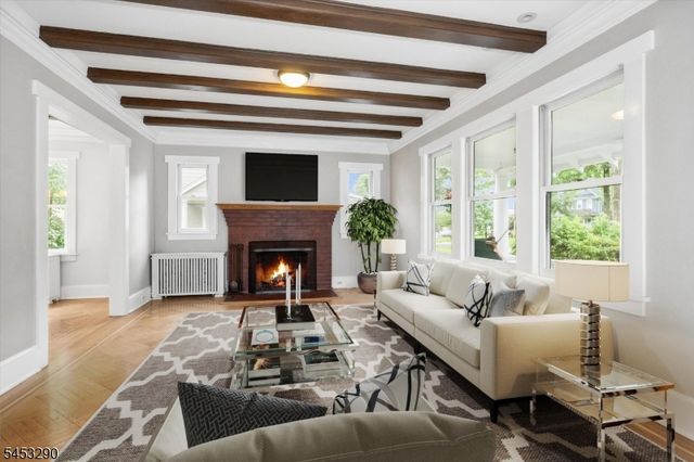 30 Rodney St, Glen Rock Boro, NJ 07452