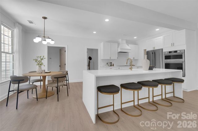 9438 Valley Road, Charlotte, NC 28270