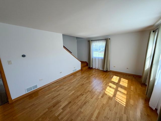 700 Mccarthy Street, Lemont, IL 60439