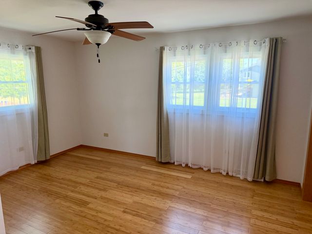 700 Mccarthy Street, Lemont, IL 60439