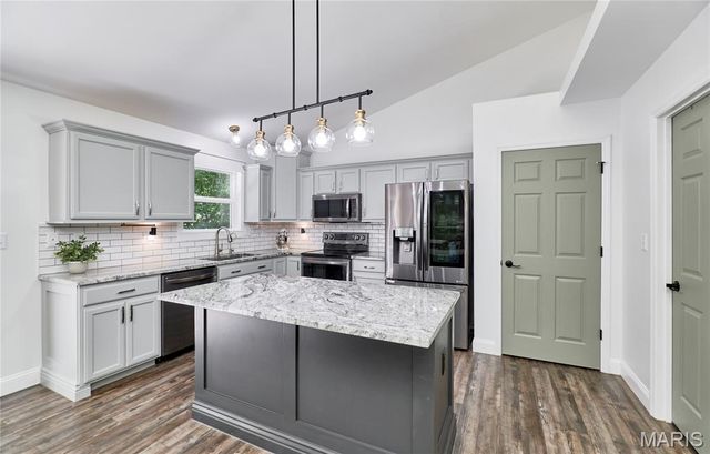 2062 Great Oaks Valley Drive, Wentzville, MO 63385