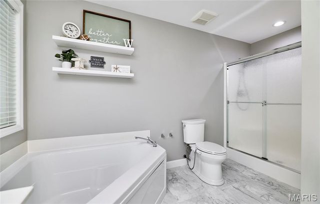 2062 Great Oaks Valley Drive, Wentzville, MO 63385