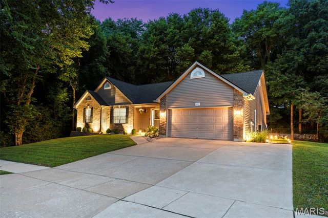2062 Great Oaks Valley Drive, Wentzville, MO 63385
