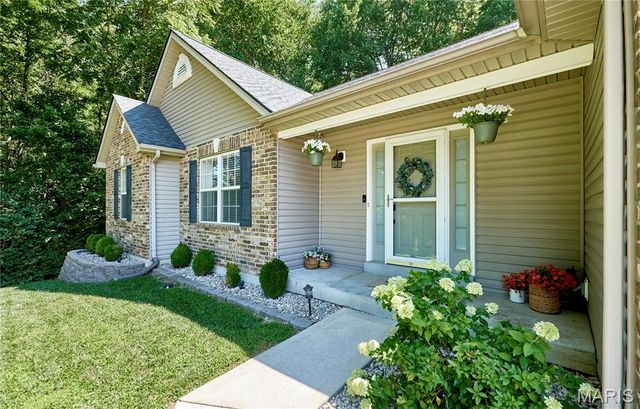 2062 Great Oaks Valley Drive, Wentzville, MO 63385