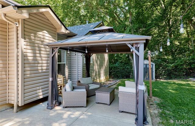 2062 Great Oaks Valley Drive, Wentzville, MO 63385