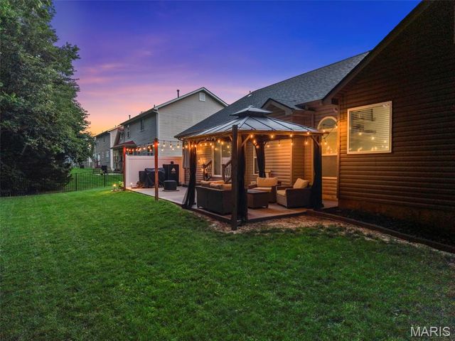 2062 Great Oaks Valley Drive, Wentzville, MO 63385