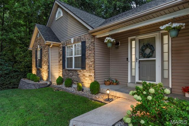 2062 Great Oaks Valley Drive, Wentzville, MO 63385