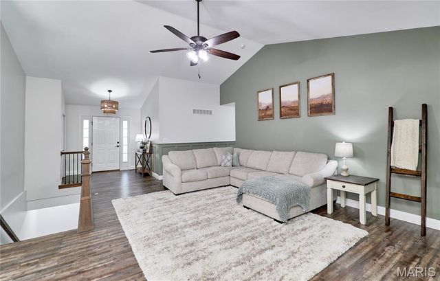 2062 Great Oaks Valley Drive, Wentzville, MO 63385