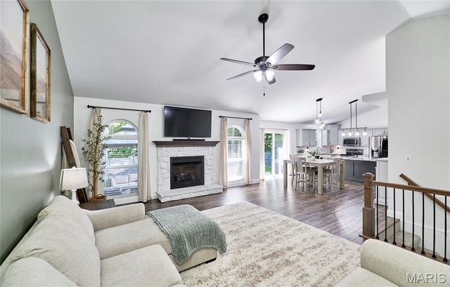 2062 Great Oaks Valley Drive, Wentzville, MO 63385