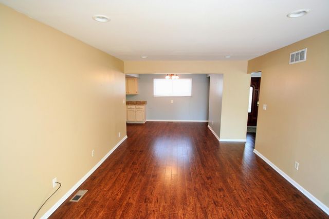 22987 W 13 Mile Road, Beverly Hills, MI 48025