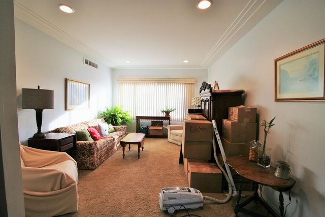 22987 W 13 Mile Road, Beverly Hills, MI 48025