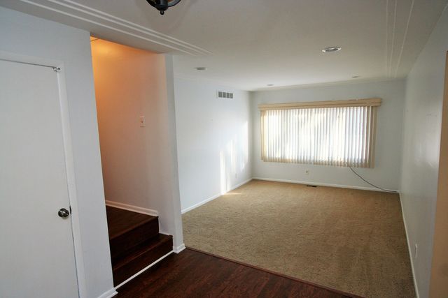 22987 W 13 Mile Road, Beverly Hills, MI 48025