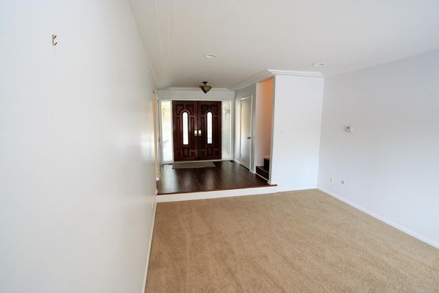 22987 W 13 Mile Road, Beverly Hills, MI 48025