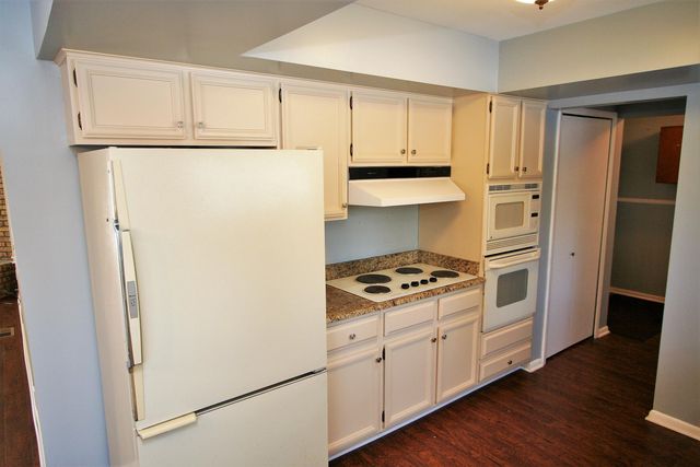 22987 W 13 Mile Road, Beverly Hills, MI 48025