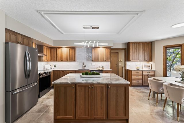 71 Marcin Hill, Burnsville, MN 55337