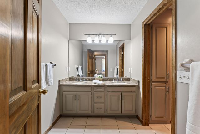 71 Marcin Hill, Burnsville, MN 55337