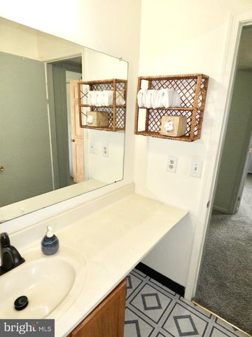 5 ACAPELLA CT, Newark, DE 19713