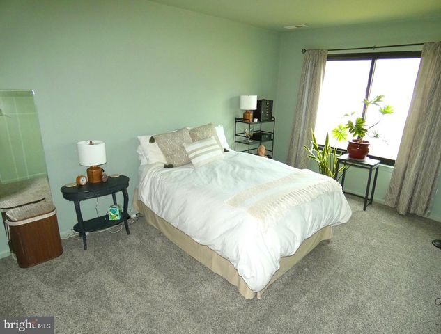 5 ACAPELLA CT, Newark, DE 19713