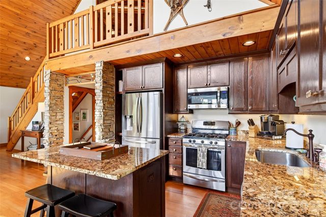 965 Grandview Peaks Drive, Nebo, NC 28761