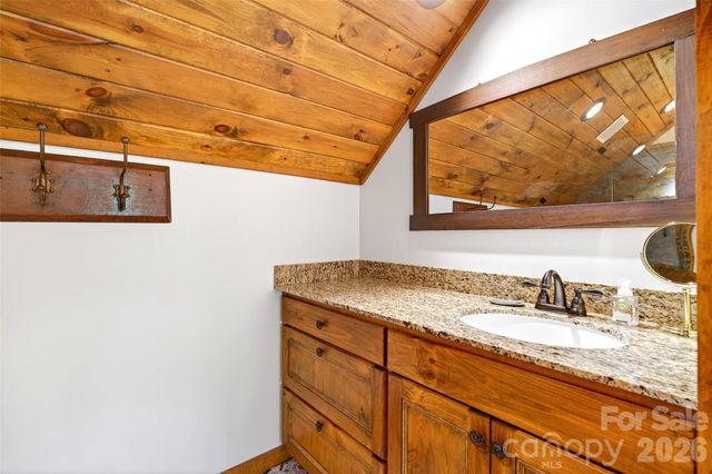 965 Grandview Peaks Drive, Nebo, NC 28761