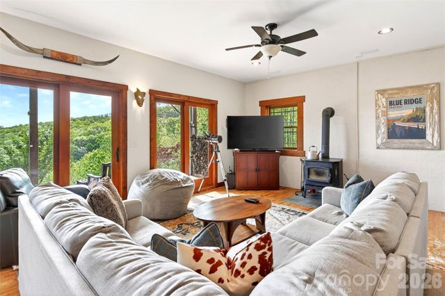 965 Grandview Peaks Drive, Nebo, NC 28761
