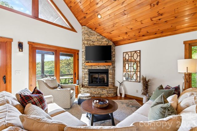 965 Grandview Peaks Drive, Nebo, NC 28761