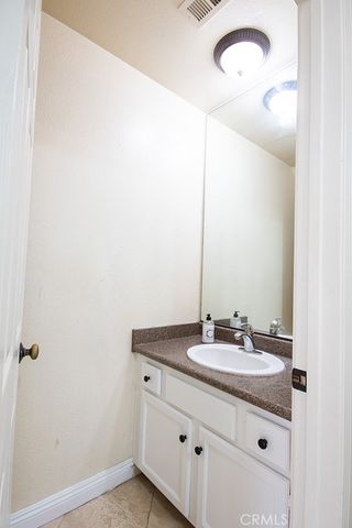 8065 Presidential Way, Midway City, CA 92655