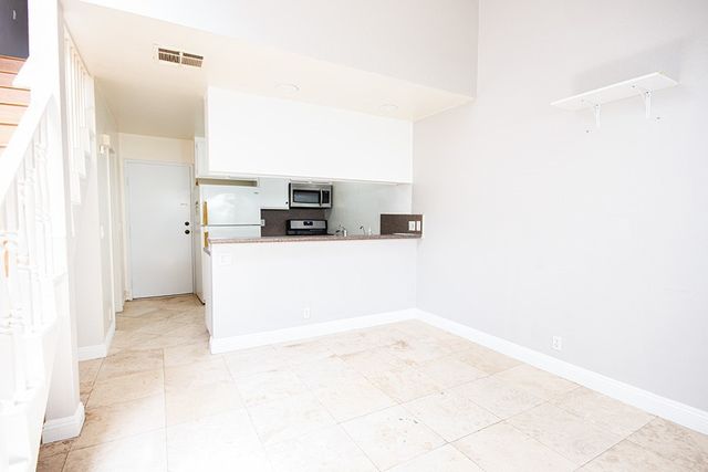 8065 Presidential Way, Midway City, CA 92655