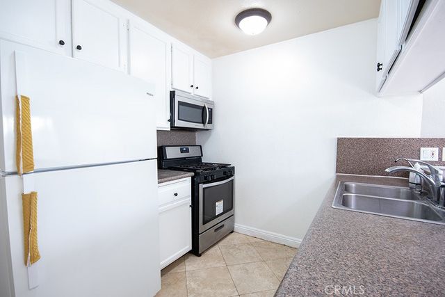 8065 Presidential Way, Midway City, CA 92655