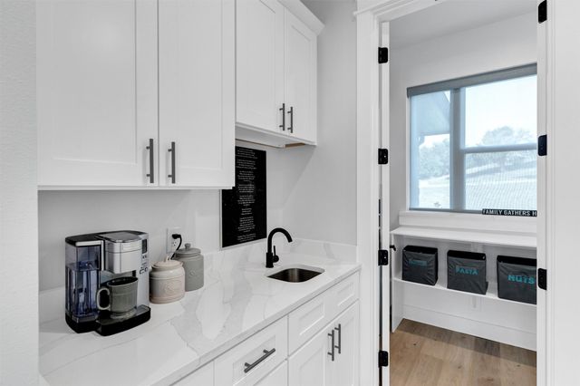 175 BITTERSWEET Trail, Weatherford, TX 76088