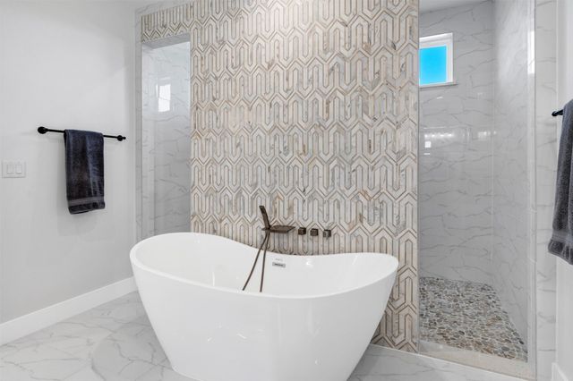 175 BITTERSWEET Trail, Weatherford, TX 76088