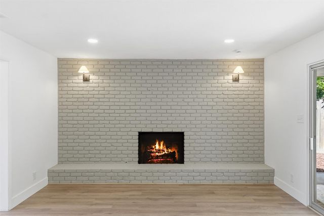 1295 E Almendra Drive, Fresno, CA 93710