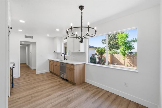 1295 E Almendra Drive, Fresno, CA 93710