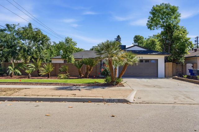 1295 E Almendra Drive, Fresno, CA 93710