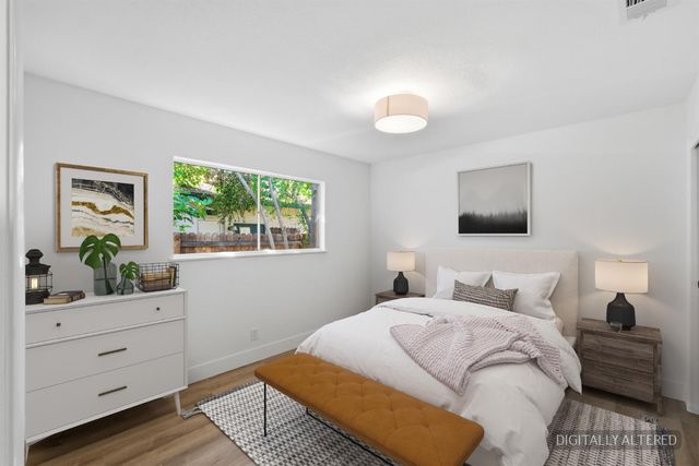 1295 E Almendra Drive, Fresno, CA 93710