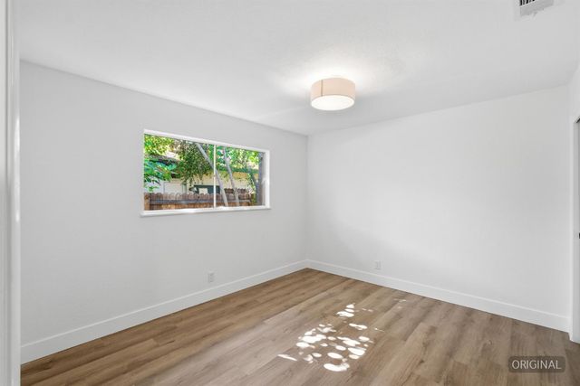 1295 E Almendra Drive, Fresno, CA 93710