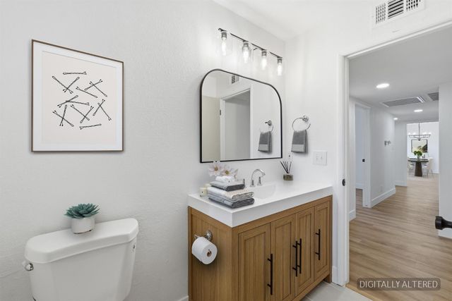 1295 E Almendra Drive, Fresno, CA 93710