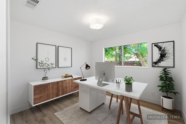 1295 E Almendra Drive, Fresno, CA 93710