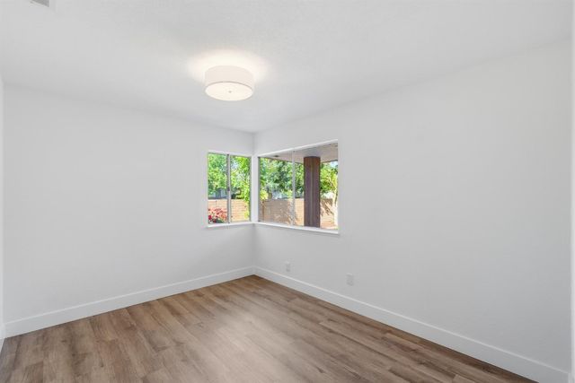 1295 E Almendra Drive, Fresno, CA 93710