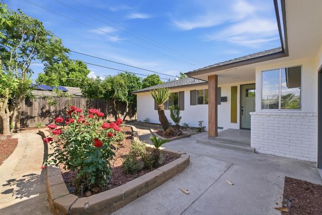 1295 E Almendra Drive, Fresno, CA 93710