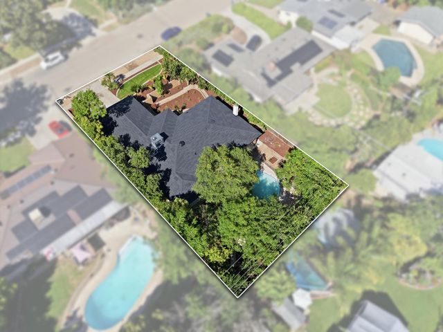 1295 E Almendra Drive, Fresno, CA 93710