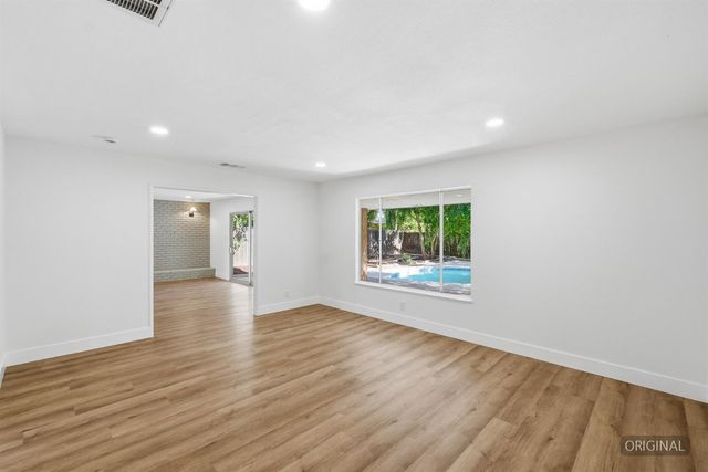 1295 E Almendra Drive, Fresno, CA 93710