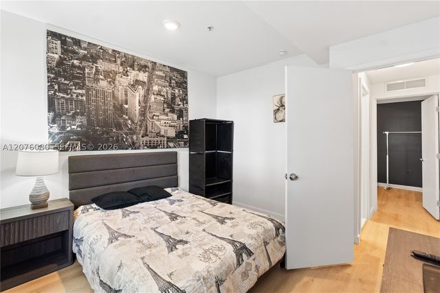 810 7th St 102, Miami Beach, FL 33139